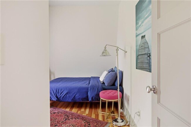 Building Photo - 364 Bellevue Ave