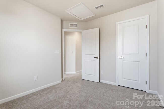 Building Photo - 7024 Capstan Ter