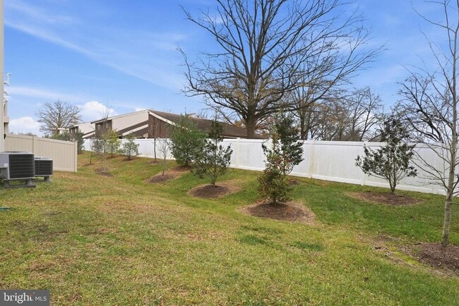 Building Photo - 16368 Fife Wy