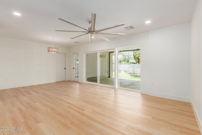 Building Photo - 1311 E 2nd Pl