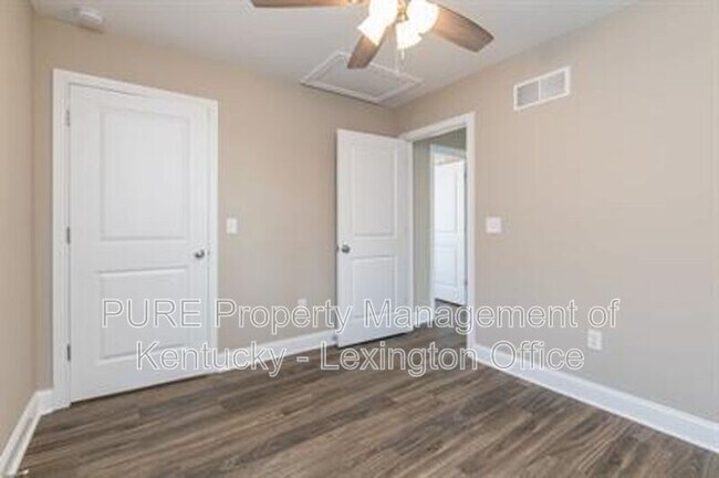 Building Photo - 1122 Judah Bear Blvd
