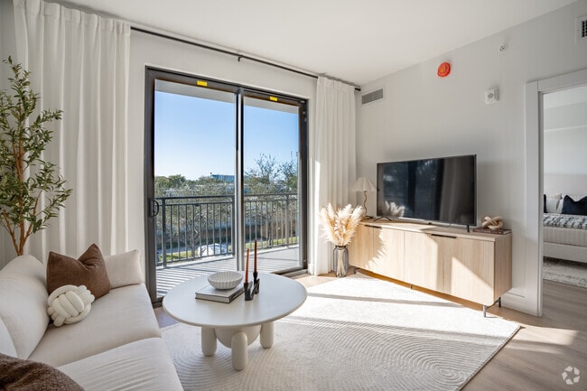 Interior Photo - Aventura Quattro