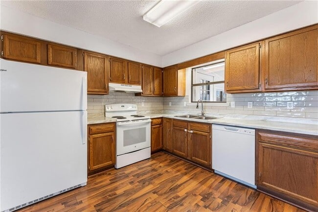 Building Photo - 153 Halleck Ln