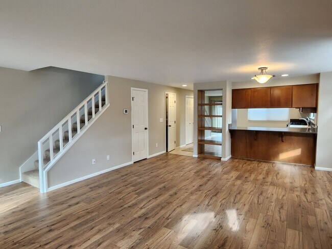 Building Photo - Love the area you live ! River Run area in South East Boise!
