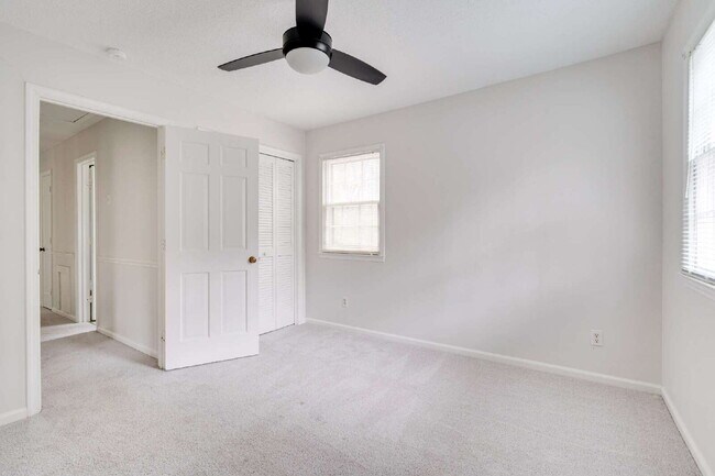 Building Photo - Chapel Hill Retreat: Spacious 4-Bedroom with Fenced-in Backyard