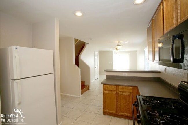 Building Photo - Charming 3Bdm 2.5Ba Home in Las Vegas