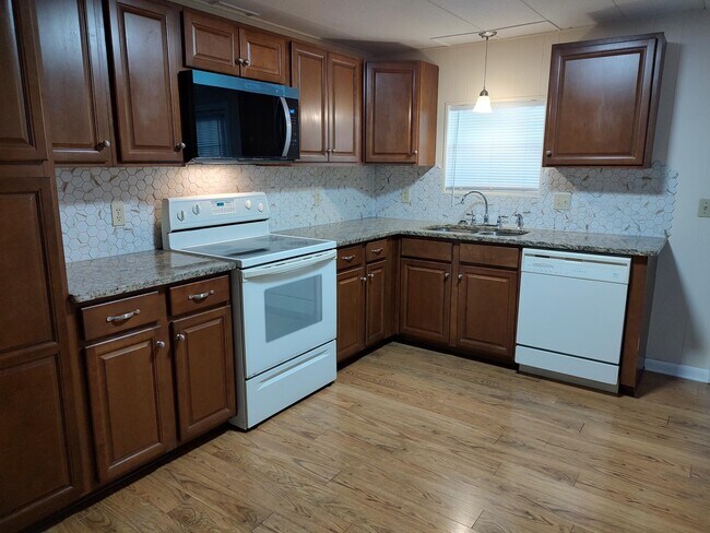 Primary Photo - 96B Country Gardens Dr