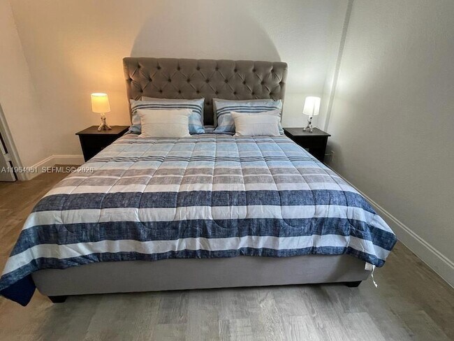 Building Photo - 3901 S Ocean Dr