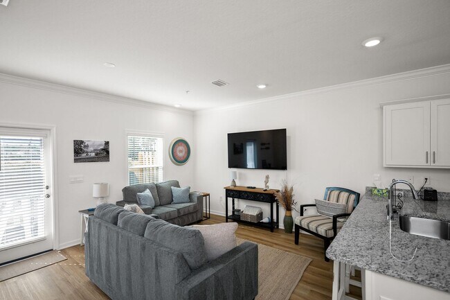 Building Photo - 4013 Blue Water Dr