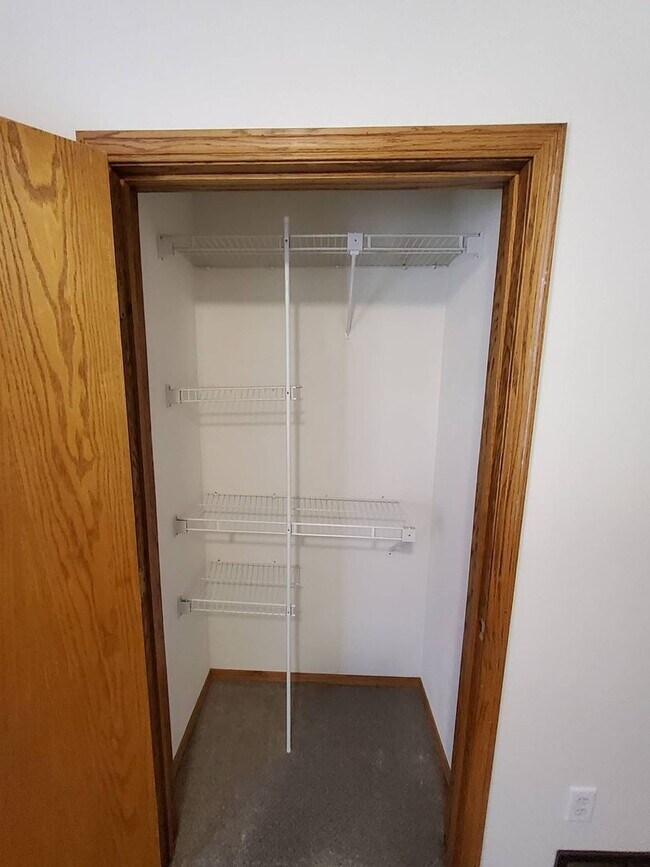 Building Photo - 2801 Ruschfield Dr