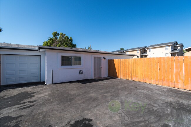 Building Photo - Beautifully Renovated 2BD | 1.5BA Duplex –...