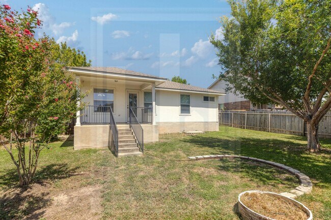 Building Photo - 1011 Burgess Dr