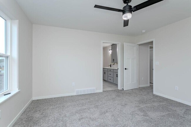 Building Photo - 3504 Green Pastures Ln