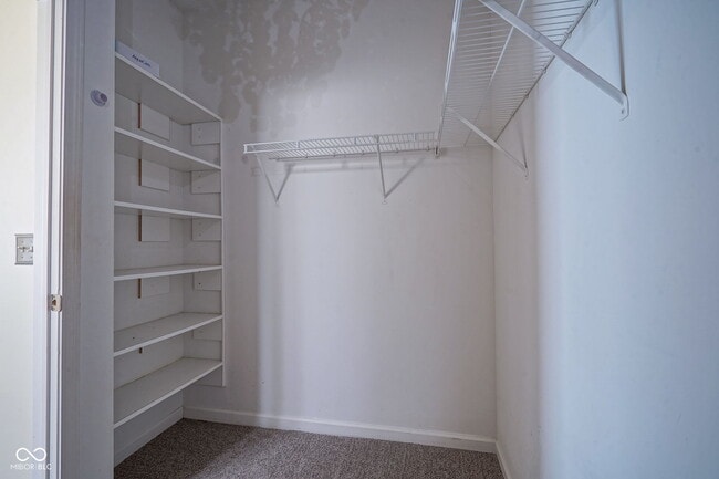 Building Photo - 952 Helston Ave