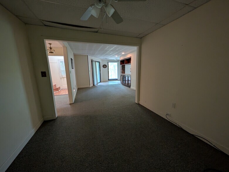 Building Photo - 1118 Longview Dr