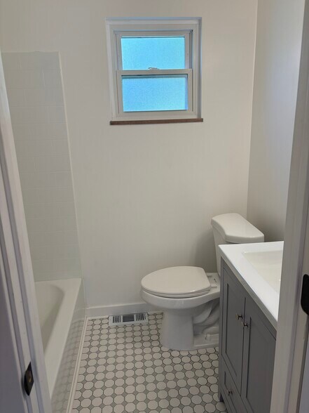 Building Photo - 1364 Simona Dr