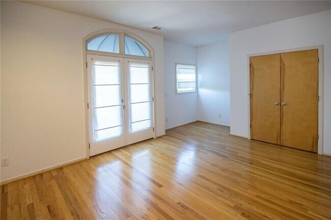 Building Photo - 1255 Apple Valley Rd NE