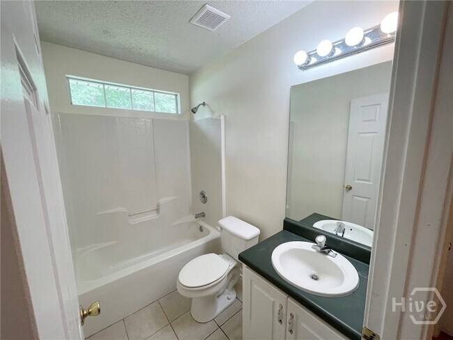Building Photo - 102 Cormorant Way