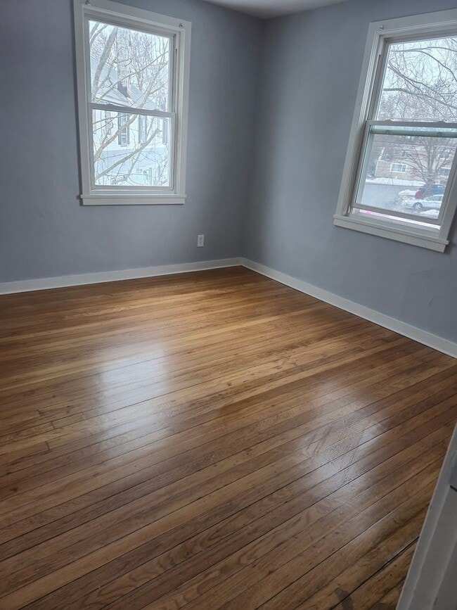 Building Photo - 19-21 Shelley Court