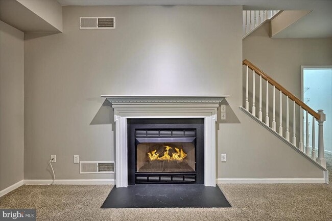 Building Photo - 2086 Deer Run Dr