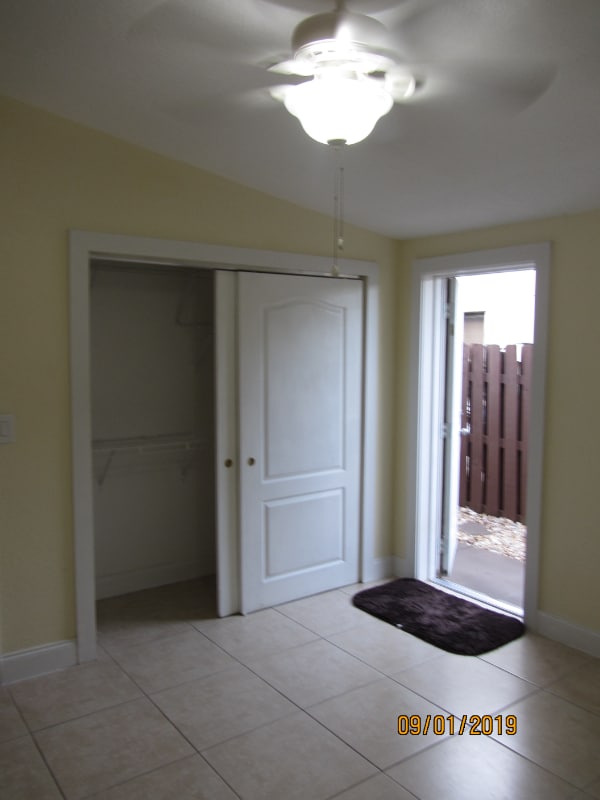 Building Photo - 10740 SW 142nd Ave