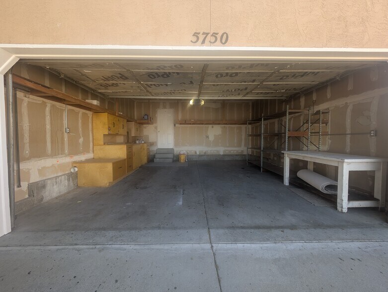 Building Photo - 5750 S Dynasty Oaks Cir