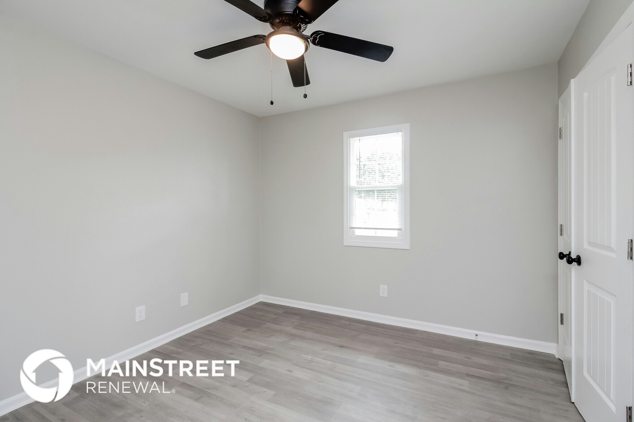 Building Photo - 220 Pine Rd