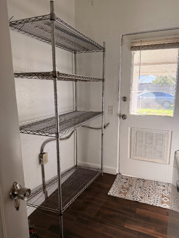 Building Photo - 1409 N Divisadero St