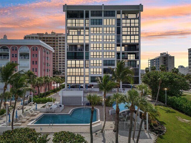 Building Photo - 11 Sunset Dr