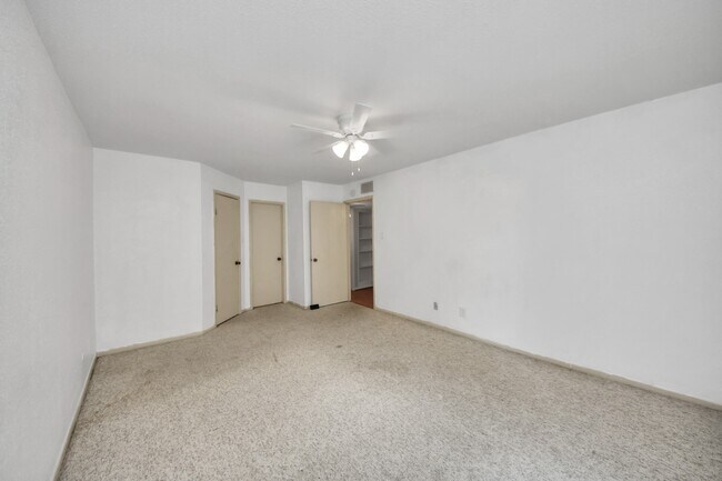 Building Photo - 2800 Jeanetta St