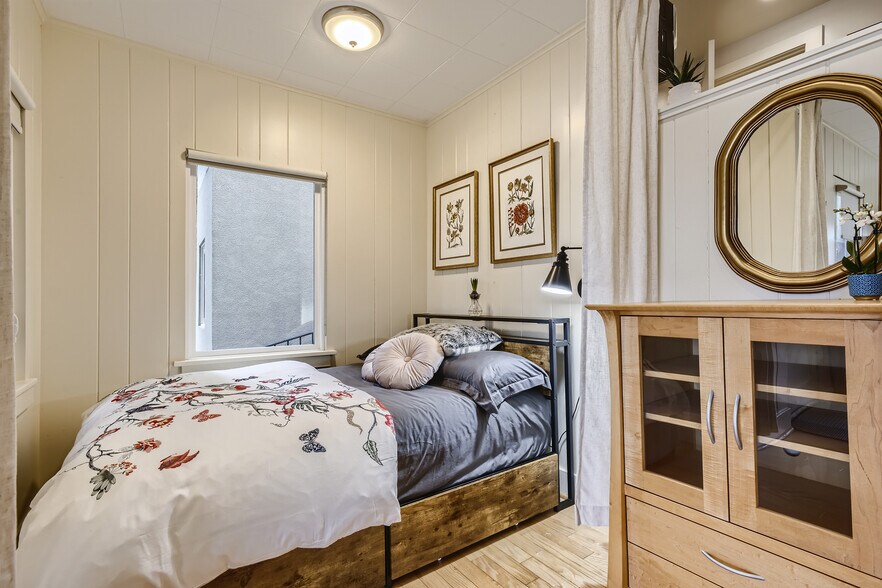 Building Photo - 4400 55th Ave NE