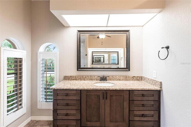 Building Photo - 1503 Suzi St