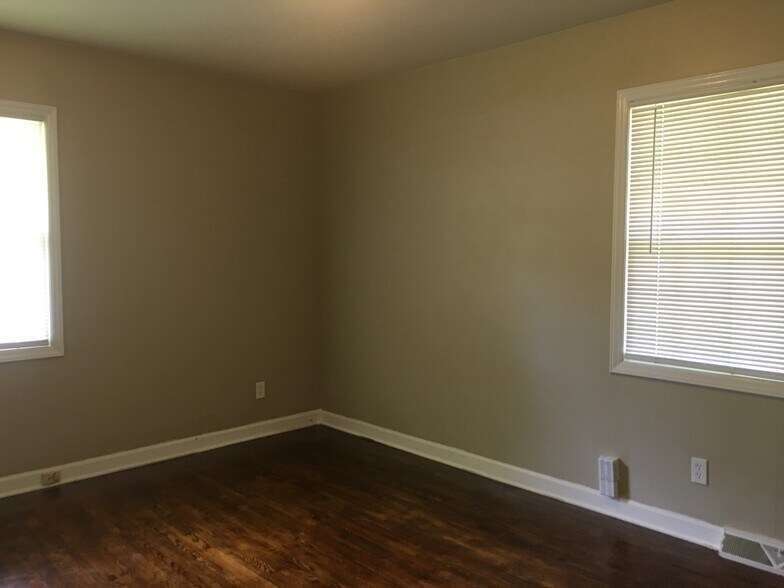 Bedrooms 1,2,3 - 1210 Fox Run Dr