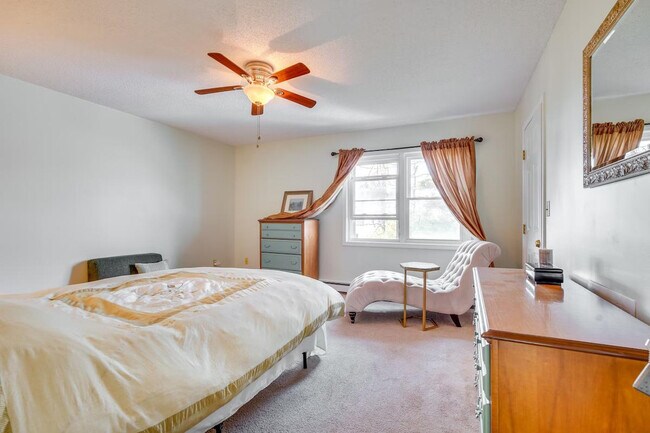 Building Photo - 109 Hawley Ave