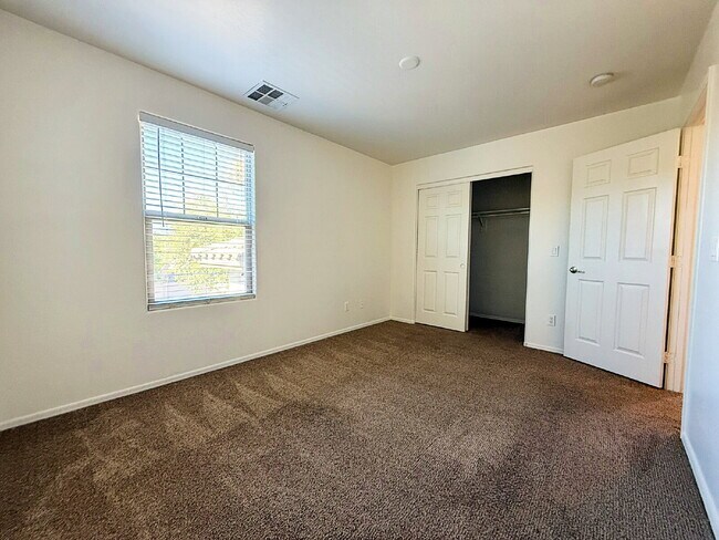 Building Photo - Charming Glendale Home with Spacious Lot & Prime West Valley Location!