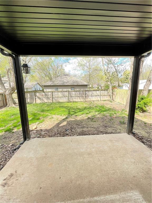 Building Photo - 1332 W Mt Comfort Rd