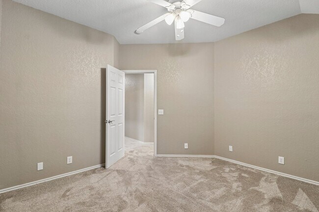 Building Photo - 3904 Arroyo Seco