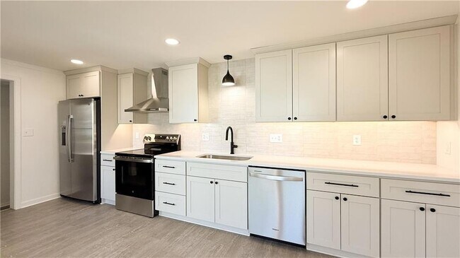 Building Photo - 7601 Foster St