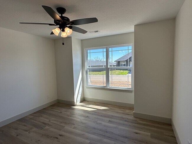 Building Photo - BRAND NEW 3 Bed 2 Bath in WAYNESVILLE - FOR RENT