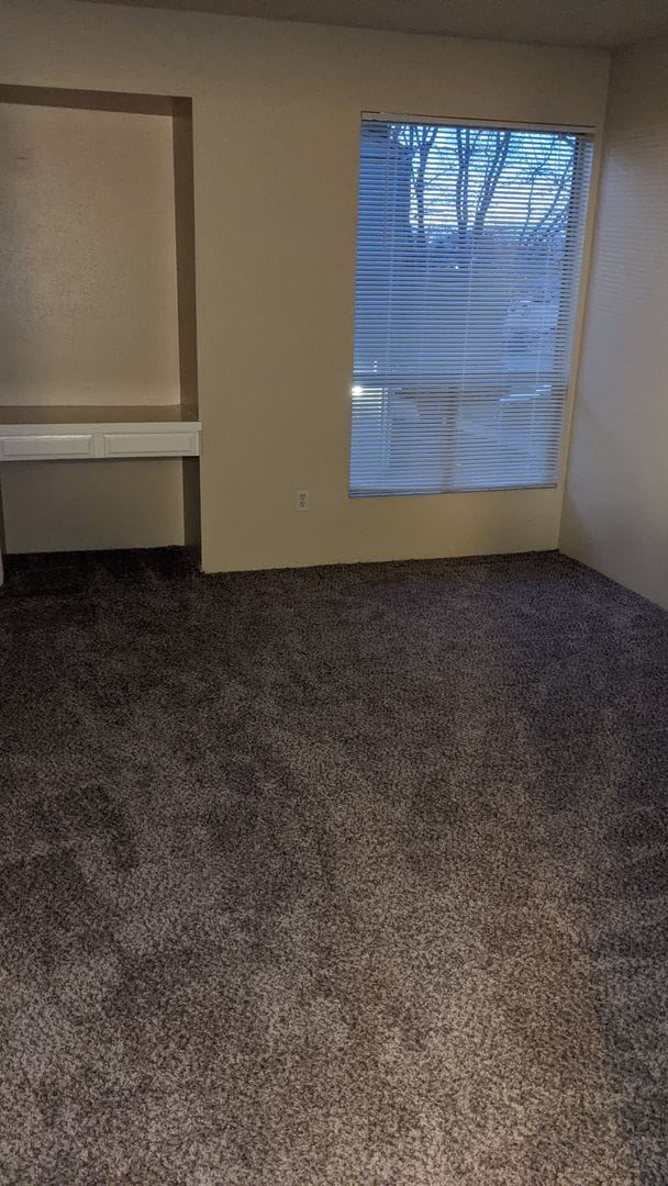 Building Photo - NICE 2-BEDROOM, 2-BATHROOM TOWNHOME WITH F...
