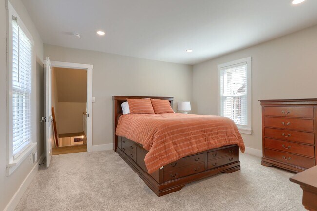 Building Photo - 1232 Lafayette St