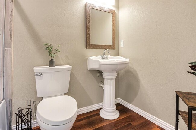 Building Photo - 1803 Lion-Heart Dr