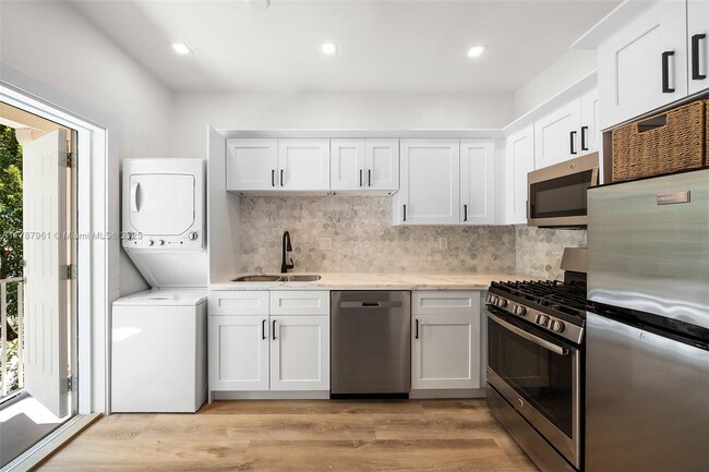 Building Photo - 2411 Biscayne Blvd
