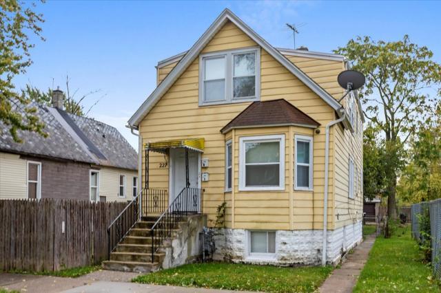 Primary Photo - 3 bedroom in Chicago IL 60628