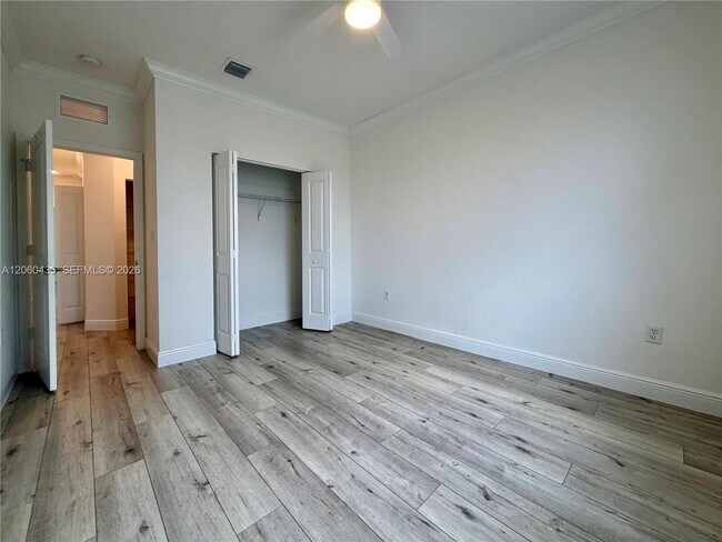 Building Photo - 2685 SE 13th Ct