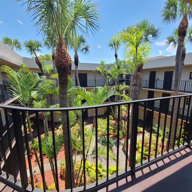 Building Photo - 5220 Las Verdes Cir