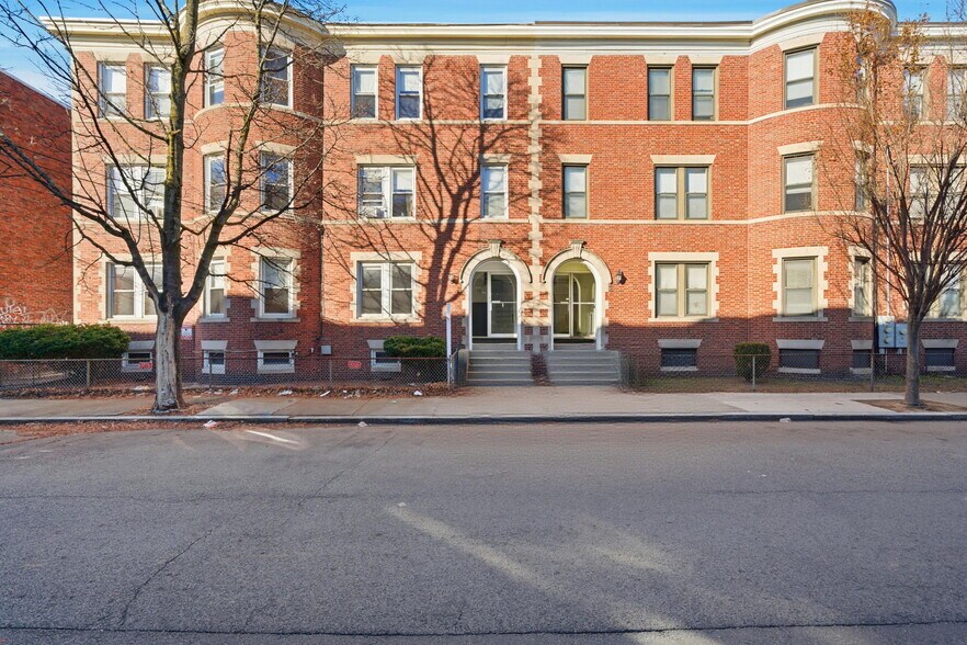 Building Photo - 70 Empire St