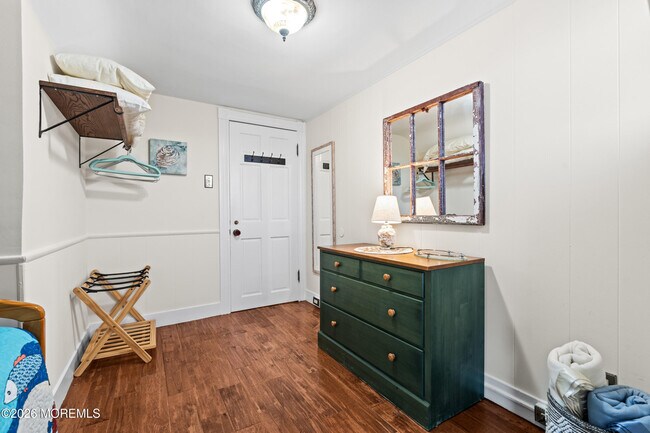 Building Photo - 75 Webb Ave