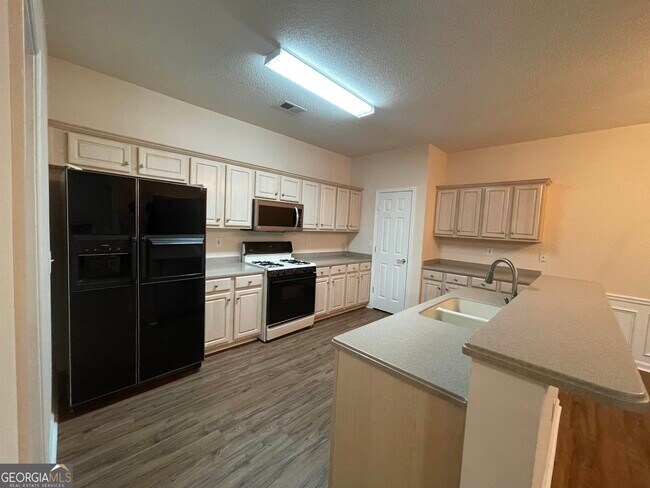 Building Photo - 124 Cottesford Dr SW