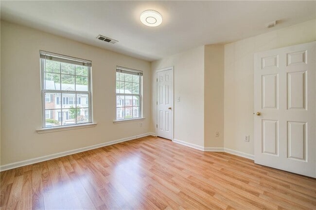 Building Photo - 3285 Hidden Cove Cir NW